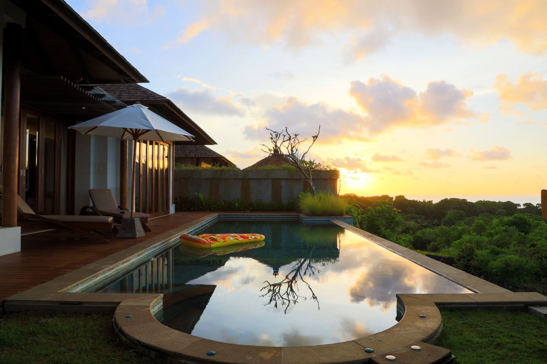 10 Best Beachfront Hotels in Bali