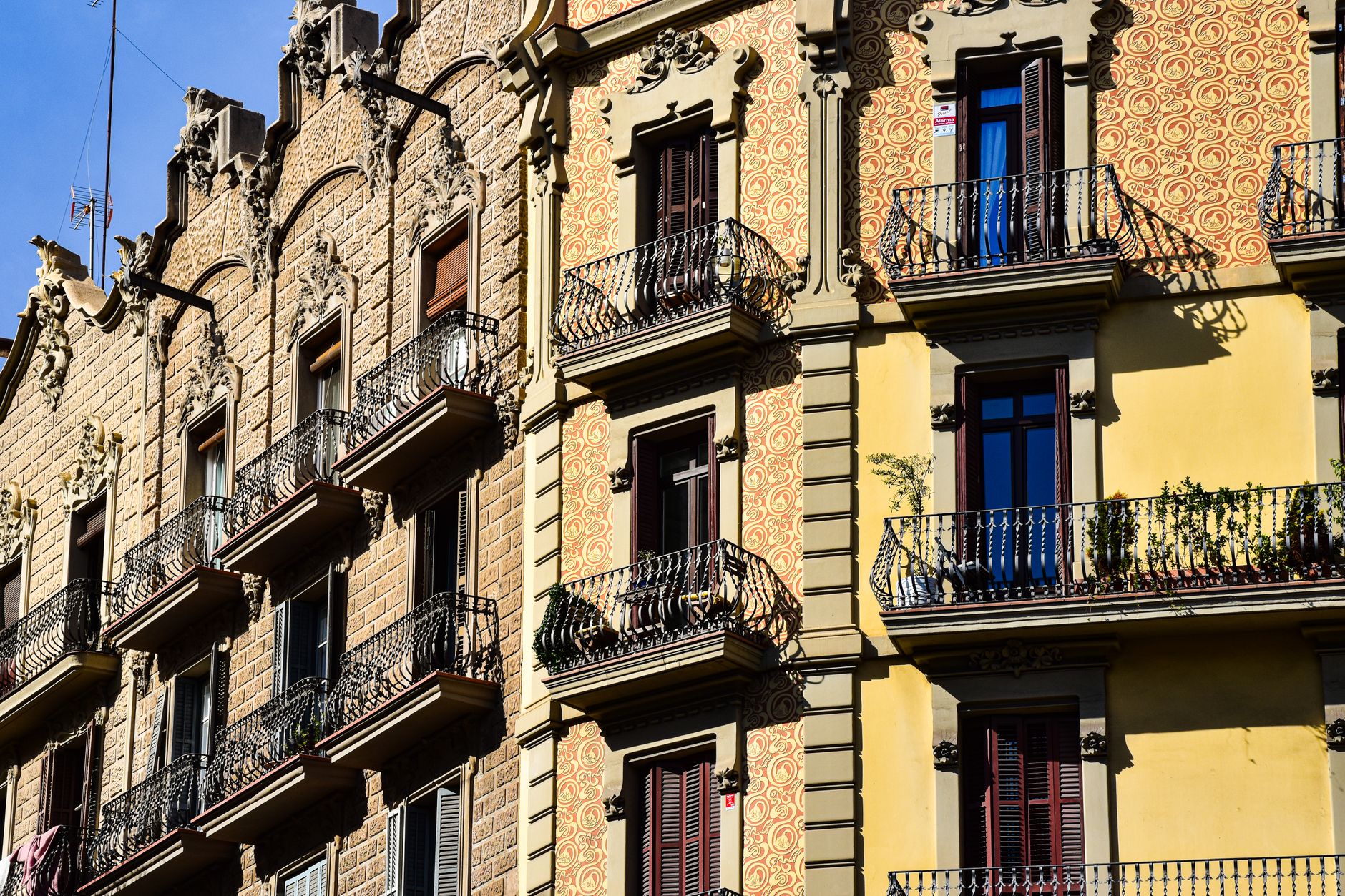 Barcelona by Barrio: The Insider's Neighborhood Guide